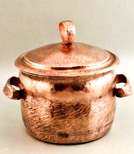 Antiker kupfertopf mit - kupfertopf, deckel