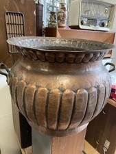 Großer antiker Kupfertopf